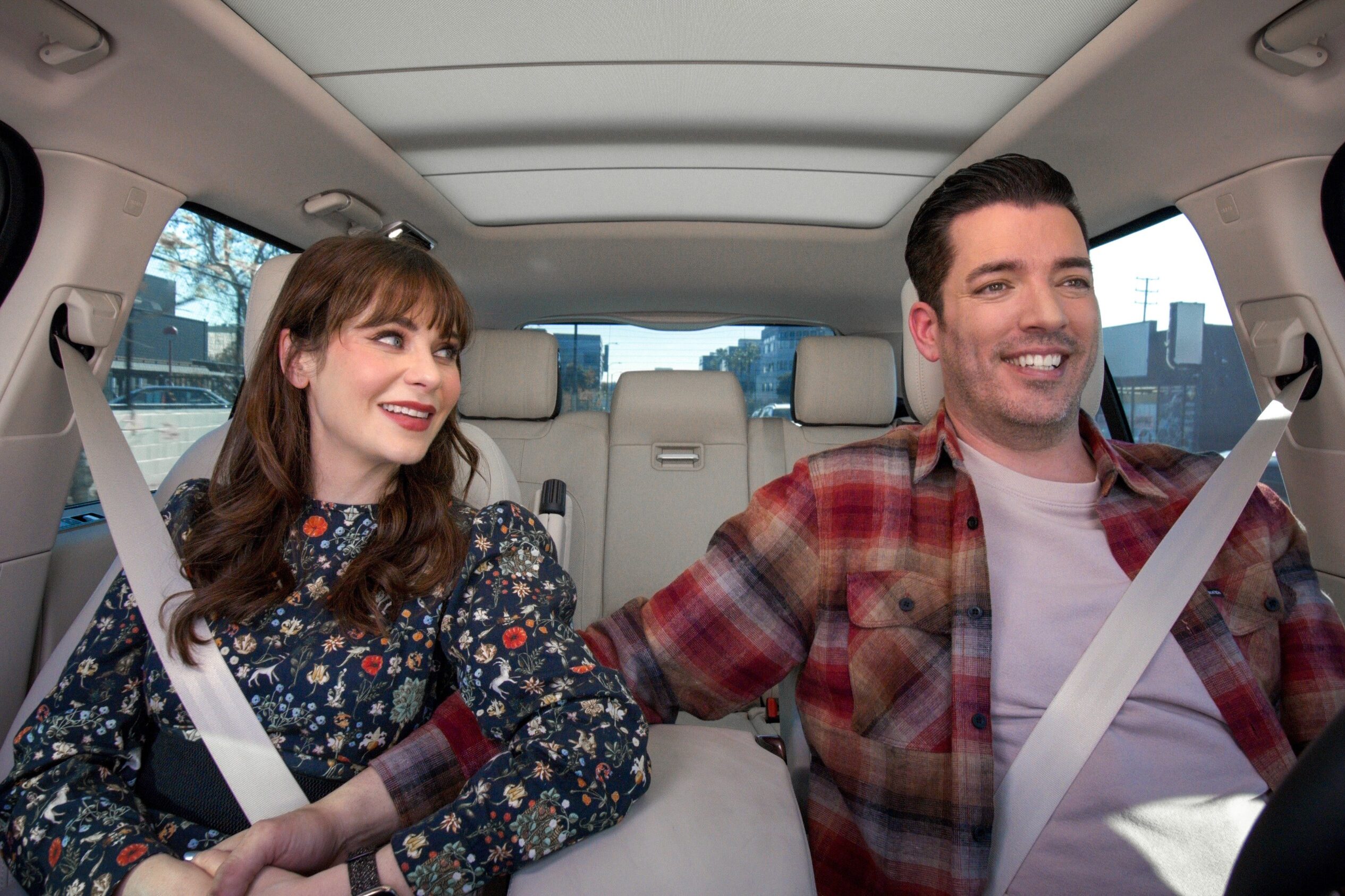 CARPOOL KARAOKE, from left: Zooey Deschanel, Jonathan Silver Scott, 'Zooey Deschanel & Jonathan Scott', (Season 5, ep. 504, aired May 27, 2022)